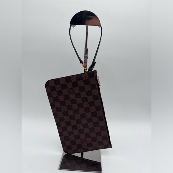 ♥️🌹Louis Vuitton Neverfull Pouch Mm in DE🌹♥️ - Picture 1 of 12